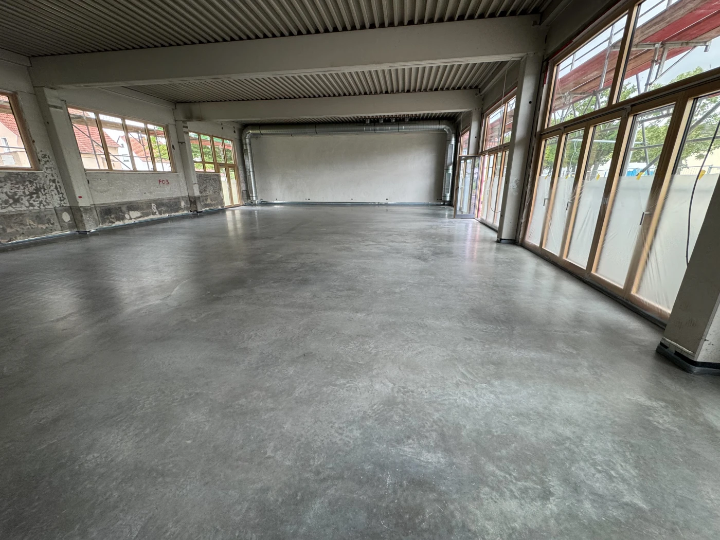 Designestrich in einer Mehrzweckhalle